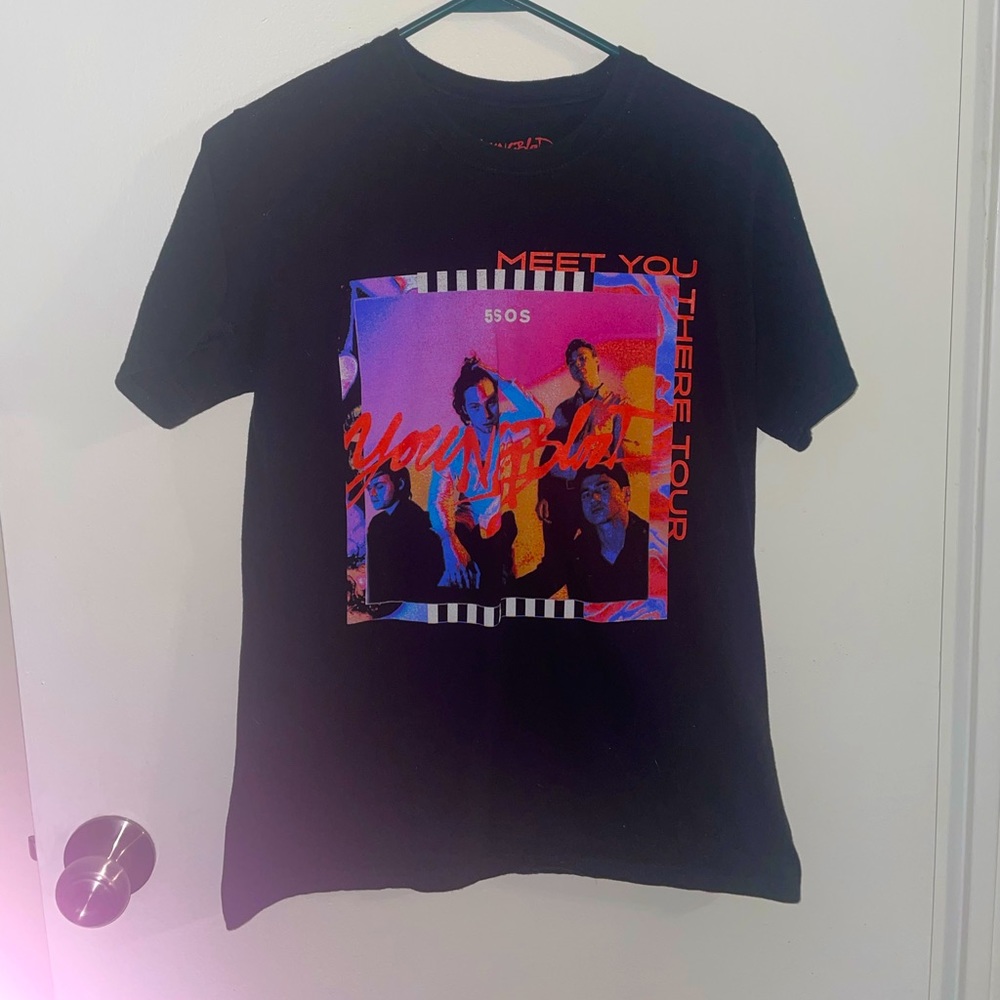 5SOS Tour tee!